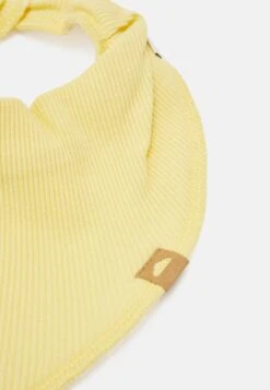 NAME IT Nbfyvettefallie Scarf Bib Unisex 3 Pack - Slabbetje - Pineapple Slice -Name It 3199e45c3361474aa461dbce052be87c