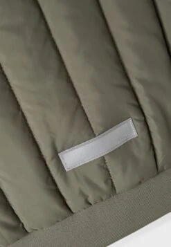 NAME IT Nkm Mars Quilt - Winterjas - Tea Leaf 11 NAME IT Nkm Mars Quilt - Winterjas - Tea Leaf -Name It f954115f893e4d46b3188fdb9a57509e